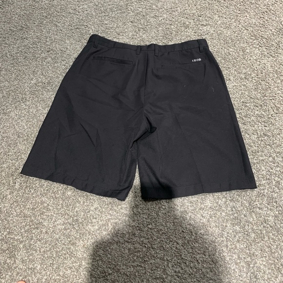 Men’s IZOD Golf shorts - Picture 2 of 3